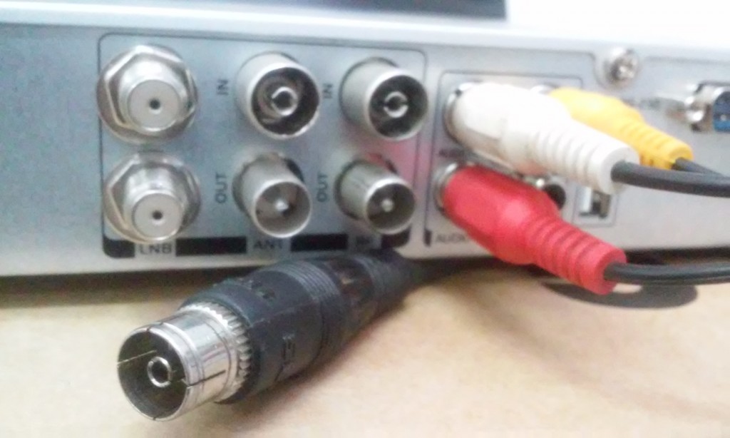 Using the RFOUT Port On Your Decoder, How To Techsawa