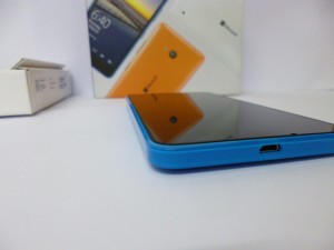 mini-usb-port-microsoft-lumia-640