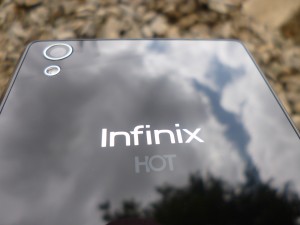 8MP-back-camera-with-flash-infinix-hot-2