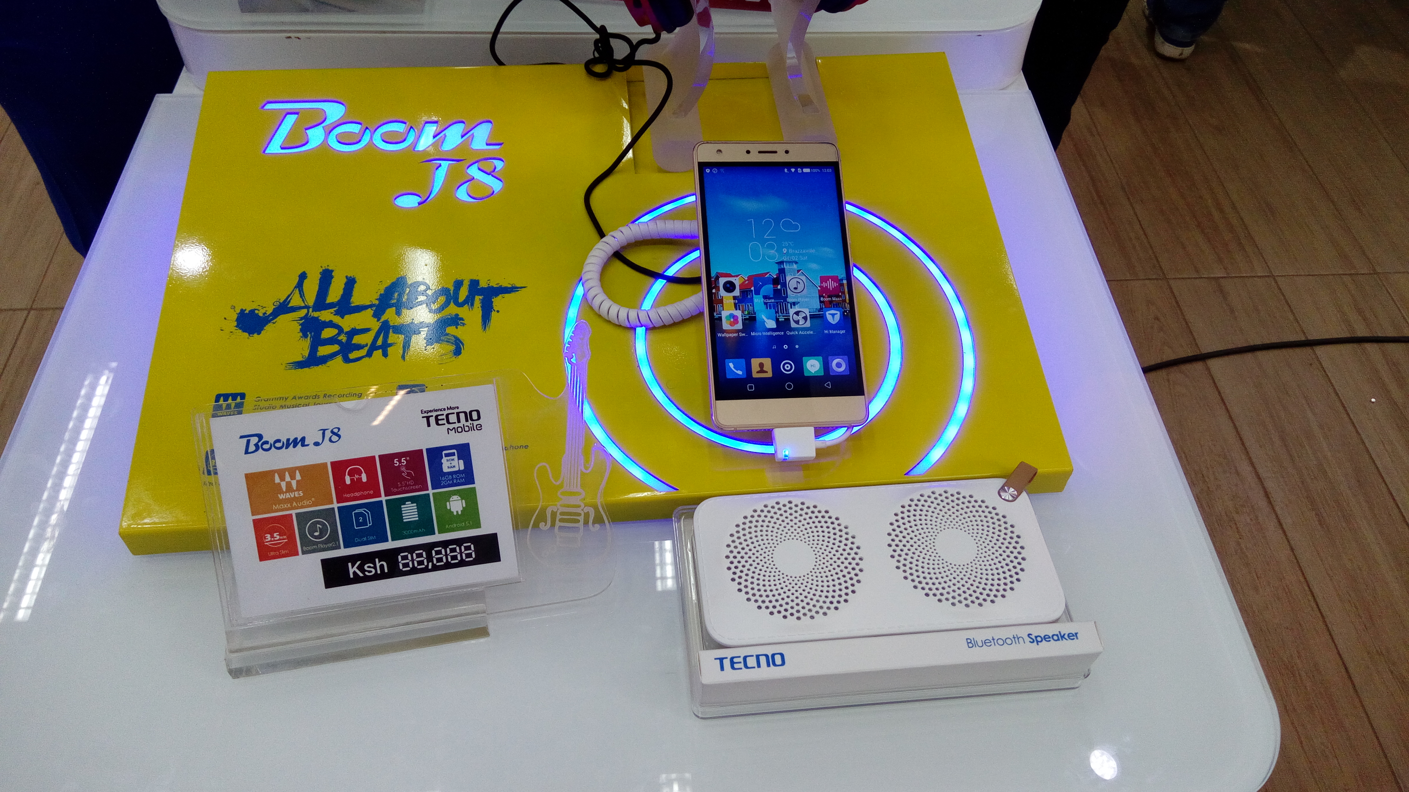 tecno-boom-j8-with-bluetooth-speaker