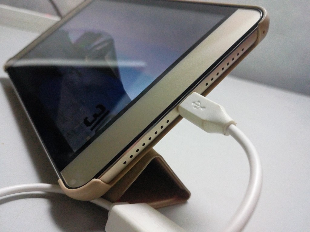 tecno-phonepad-speakers